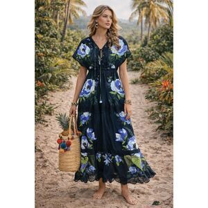 NWT  FARM Rio Soft Garden Black Lace Short Sleeve Maxi Dress  Women's Size Small